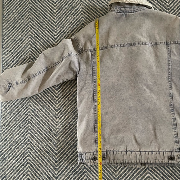 Levi’s denim & sherpa jacket - Picture 9 of 14